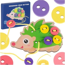 Koka vērojamais ezītis ar pogām – izglītojoša rotaļlieta smalkajai motorikai