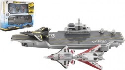 Lidmašīnu bāzes kuģis ar iznīcinātāju modeļiem