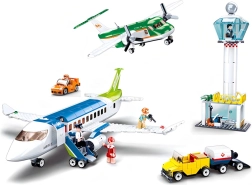 Sluban lidosta ar divām lidmašīnām, konstruktors