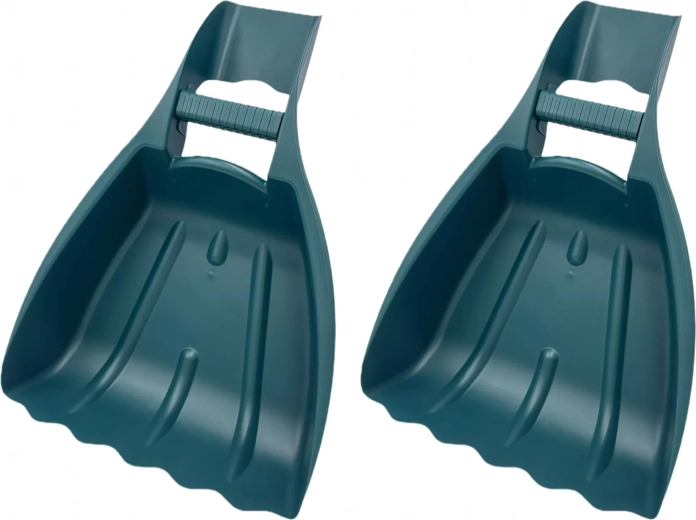 Plastic garden leaf scoop