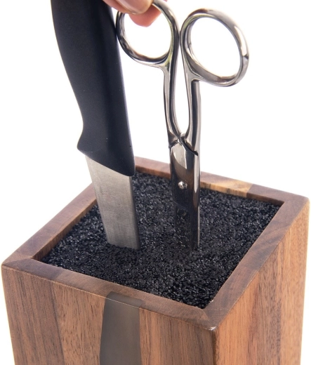 Universāls ieliktnis visu izmēru nažiem