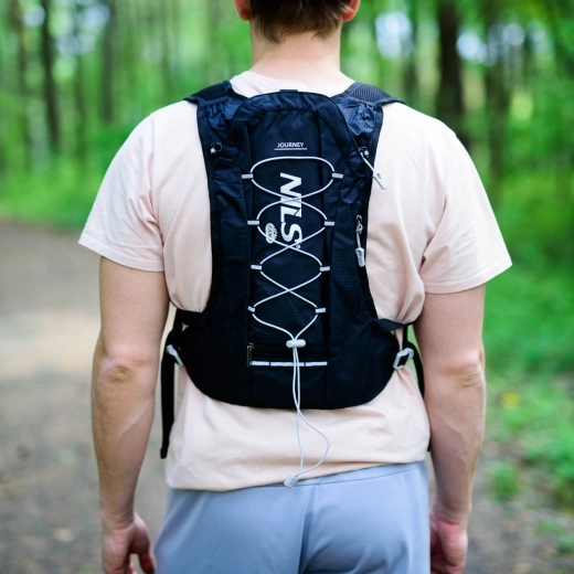Hydration bladder-ready and thermal insulation