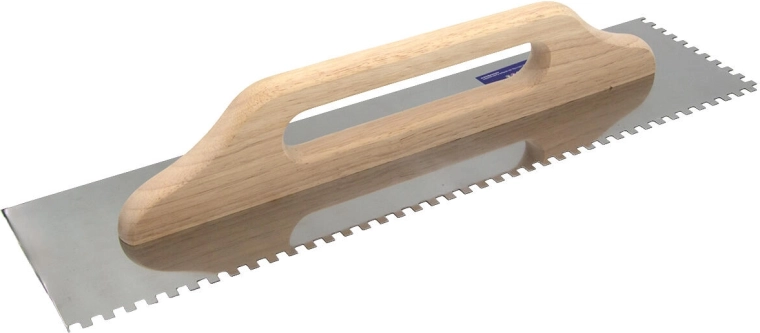 Nerūsējošā tērauda ķelle ar zobiem 6 mm, 500 × 130 mm, koka rokturis