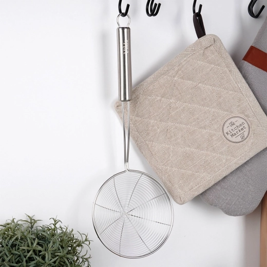 Convenient storage and secure grip