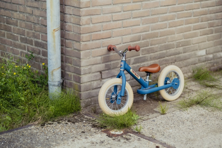 Durable steel and smooth-rolling wheels
