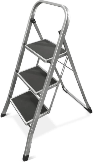 Salokāmas Lamart Tower kāpnes ar 3 pakāpieniem