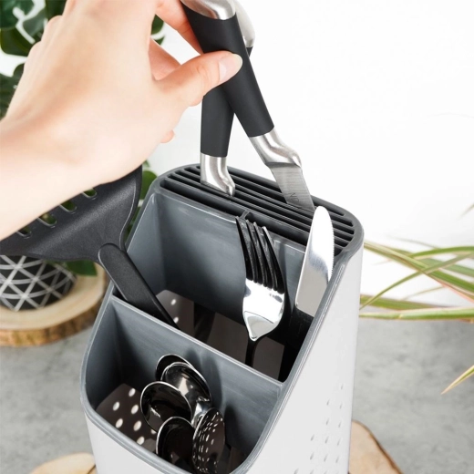 Gudrs iedalījums piederumiem un nažiem