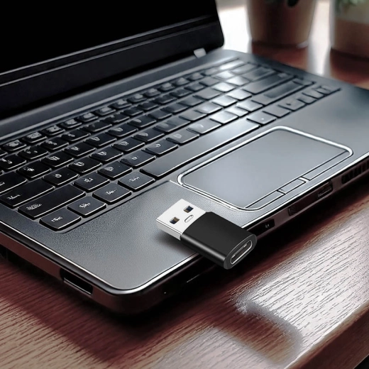 Low profile when connected to a laptop