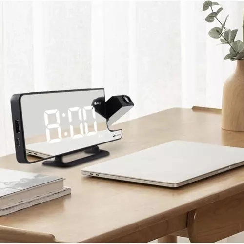 5 spilgtuma līmeņi un barošana caur USB-C