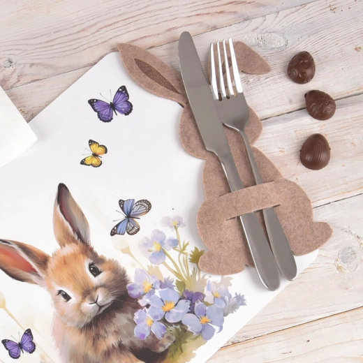 Elegant cutlery pocket for quick table setting