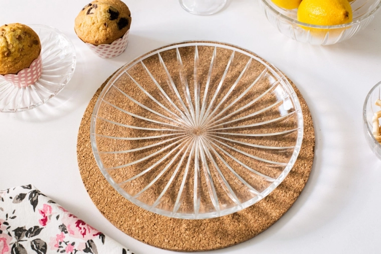 Clear glass for a clean, versatile look