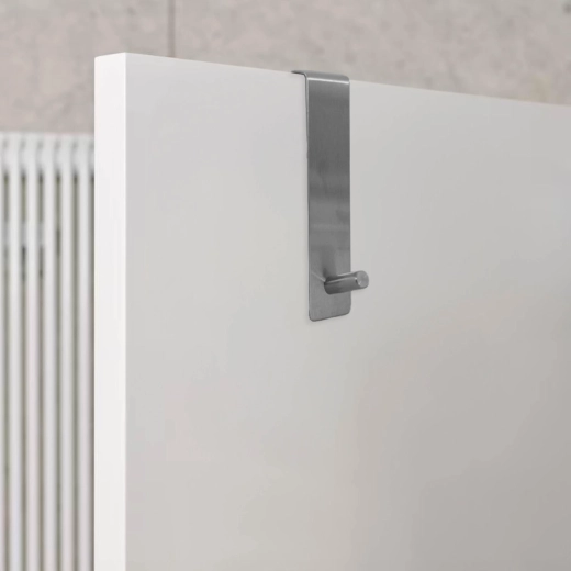 Installation without drilling or tools