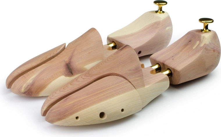 Cedar: moisture absorption and a fresh scent