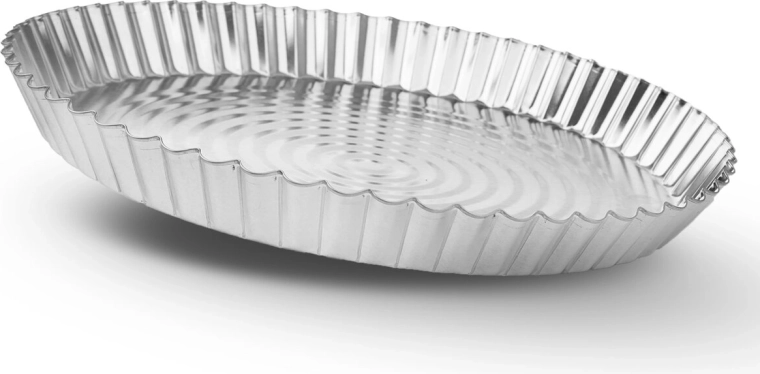 Low rim for easy serving