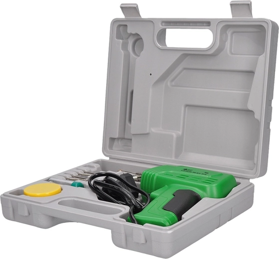 Practical case and clearly organized accessories