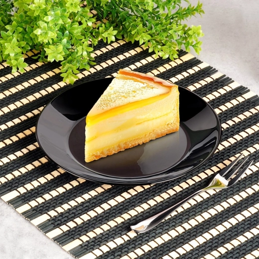 Eleganta forma jebkuram galdam