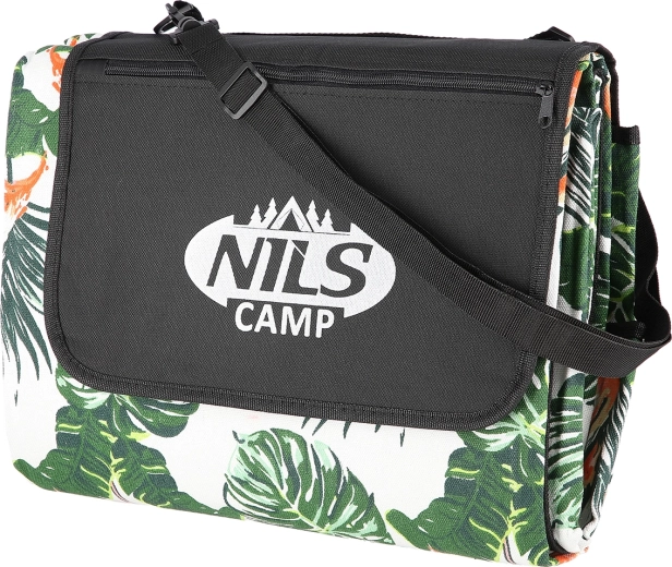 Compact size and comfortable carrying