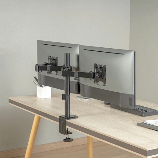 Space saving and tidy desk