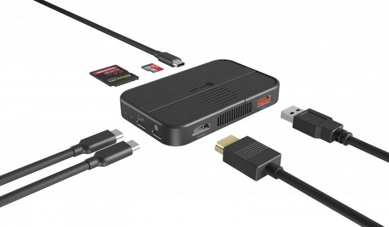 Slots NVMe un SATA IB-DK4071M-CU31 7 vienā