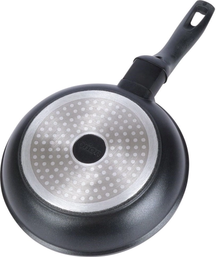 Compatible with all hob types including induction