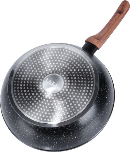 Saderīga ar visiem plīts veidiem, tostarp indukciju