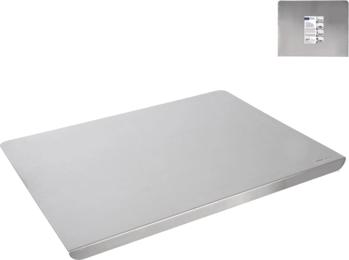 Spacious surface for working with dough