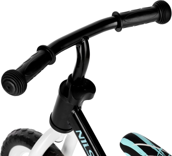 Grows with your child: adjustable saddle and handlebars