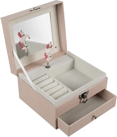 Smart layout and a drawer for more space