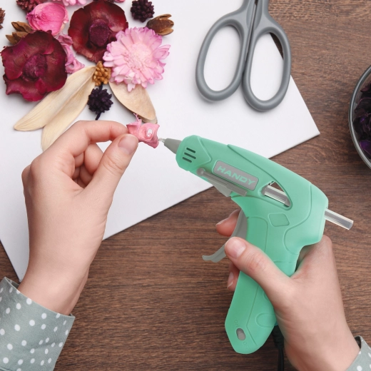 Precise glue dispensing