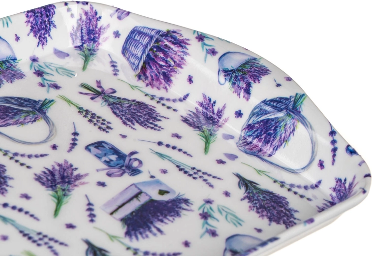 Lavender decor for stylish serving