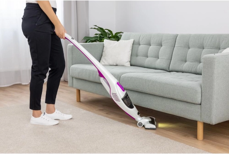 Motorized nozzle with LED lighting