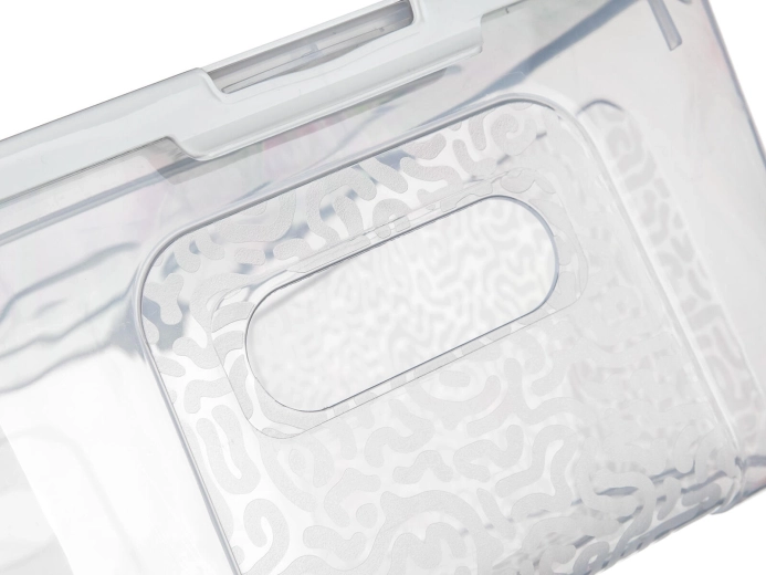Secure lid and easy carrying