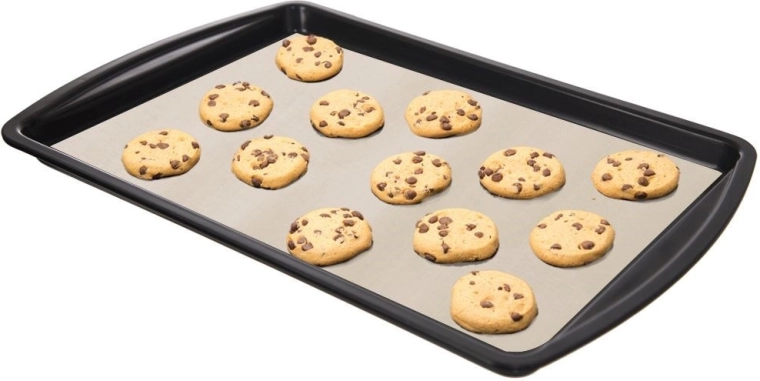 100% non-stick surface for hassle-free baking