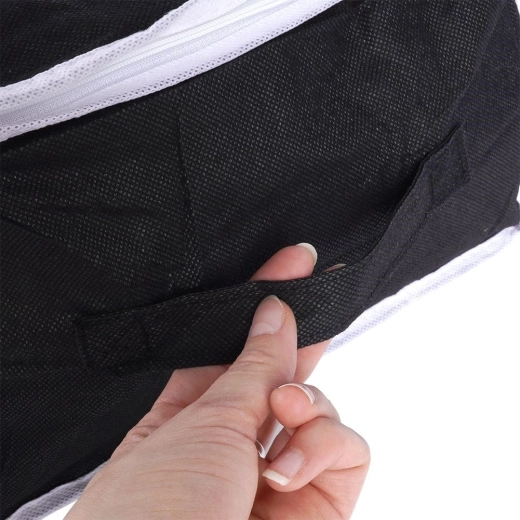 Comfortable carrying thanks to sturdy handles