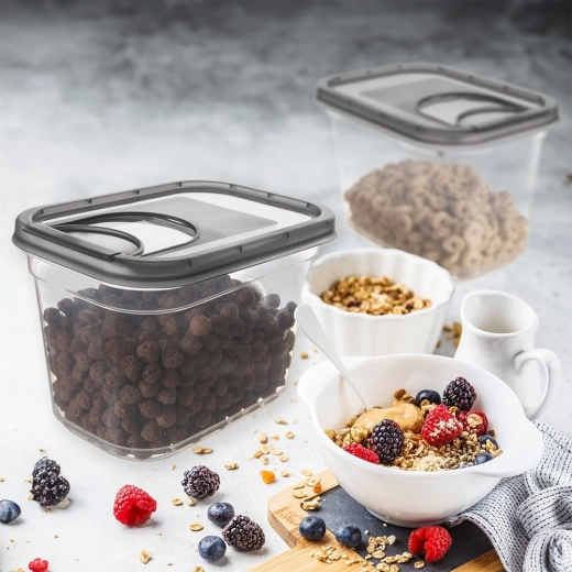 Svaigums un kārtība pieliekamajā