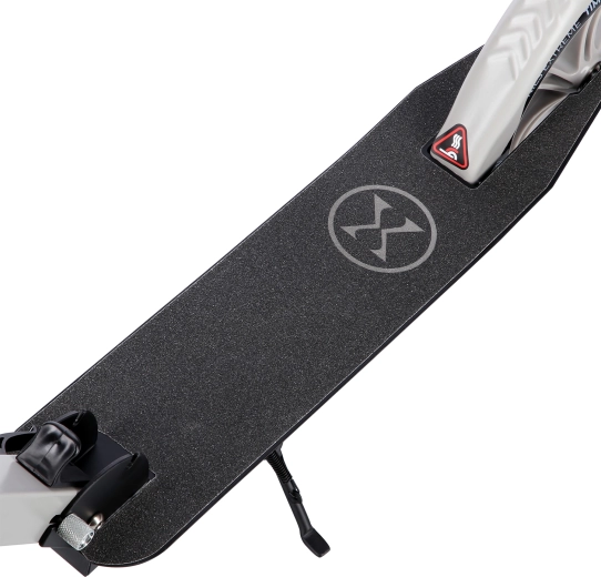 Safe deck and foot brake