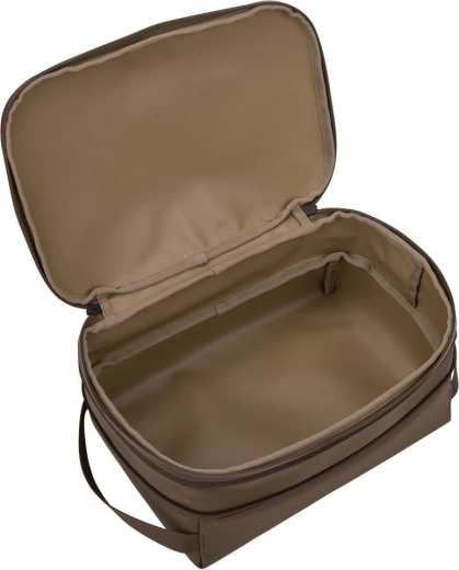 Wide opening and convenient carrying