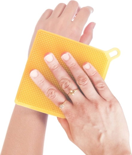 Double-sided texture for more effective cleaning
