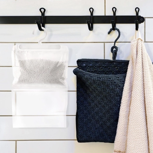 Viegli piekarināms skapī un vannasistabā