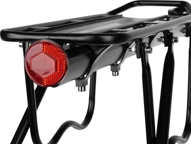 Better visibility thanks to the rear reflector