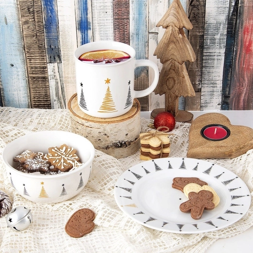 Rafinēts Ziemassvētku dizains, kas saskan ar servējumu