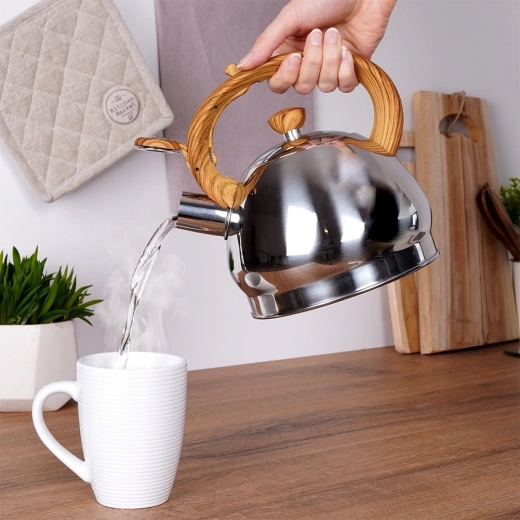 Safe whistle and comfortable pouring
