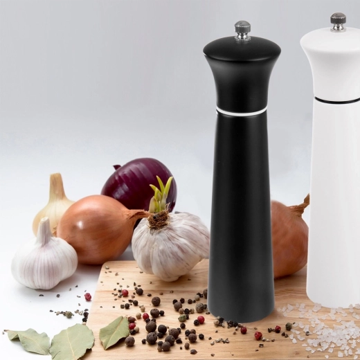 Ergonomiska forma un moderns matēts izskats