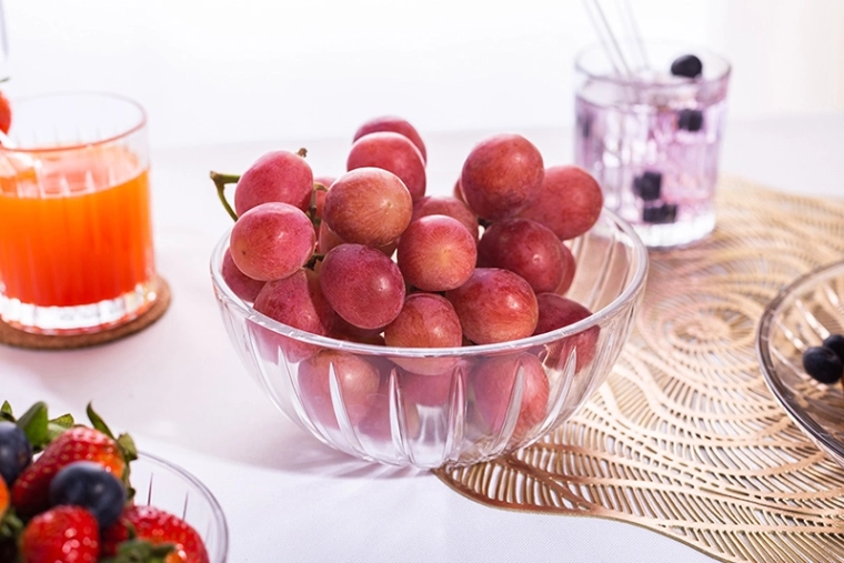 Versatile bowl for the table and for shared serving