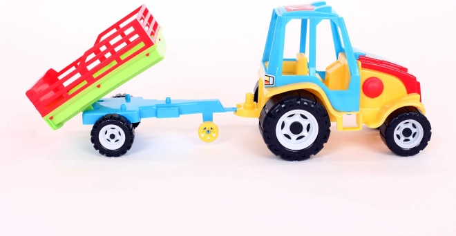 Traktors ar piekabi