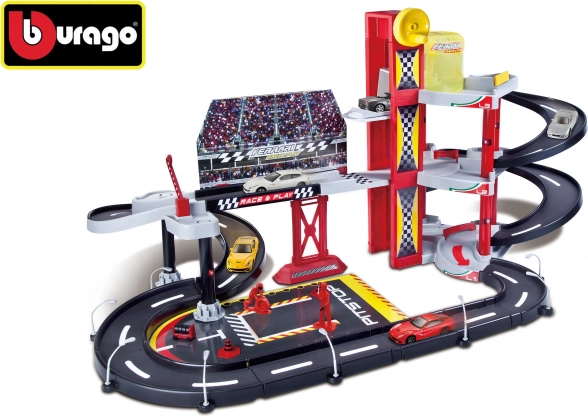 Bburago Ferrari Race & Play – garāža ar sacīkšu trasi un automašīnīti 1:43