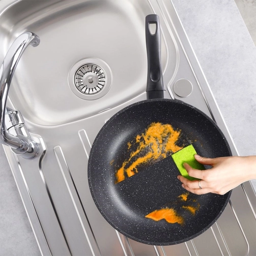 Savietojama ar visiem plīšu veidiem un viegli tīrāma