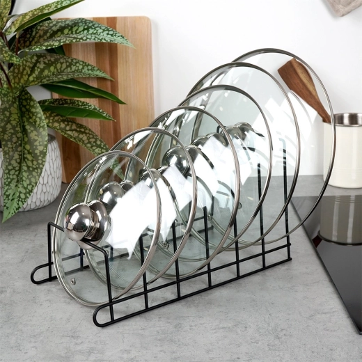 Izturīga metāla konstrukcija melnā krāsā