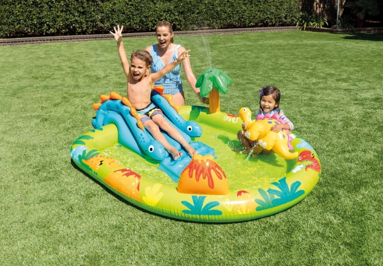 Ideāli pašiem mazākajiem – sekls baseiniņš