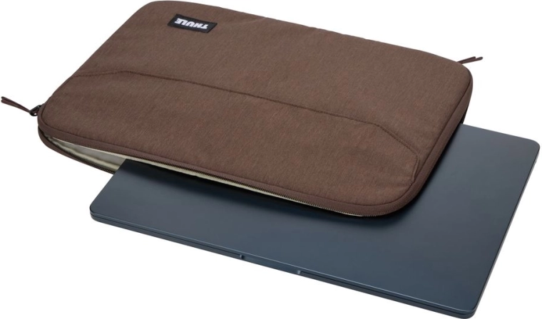 Maciņš, kas pielāgots MacBook Air 15"